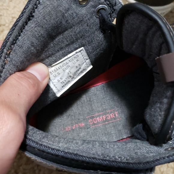 Levi's High Tops - Picture 4 of 4